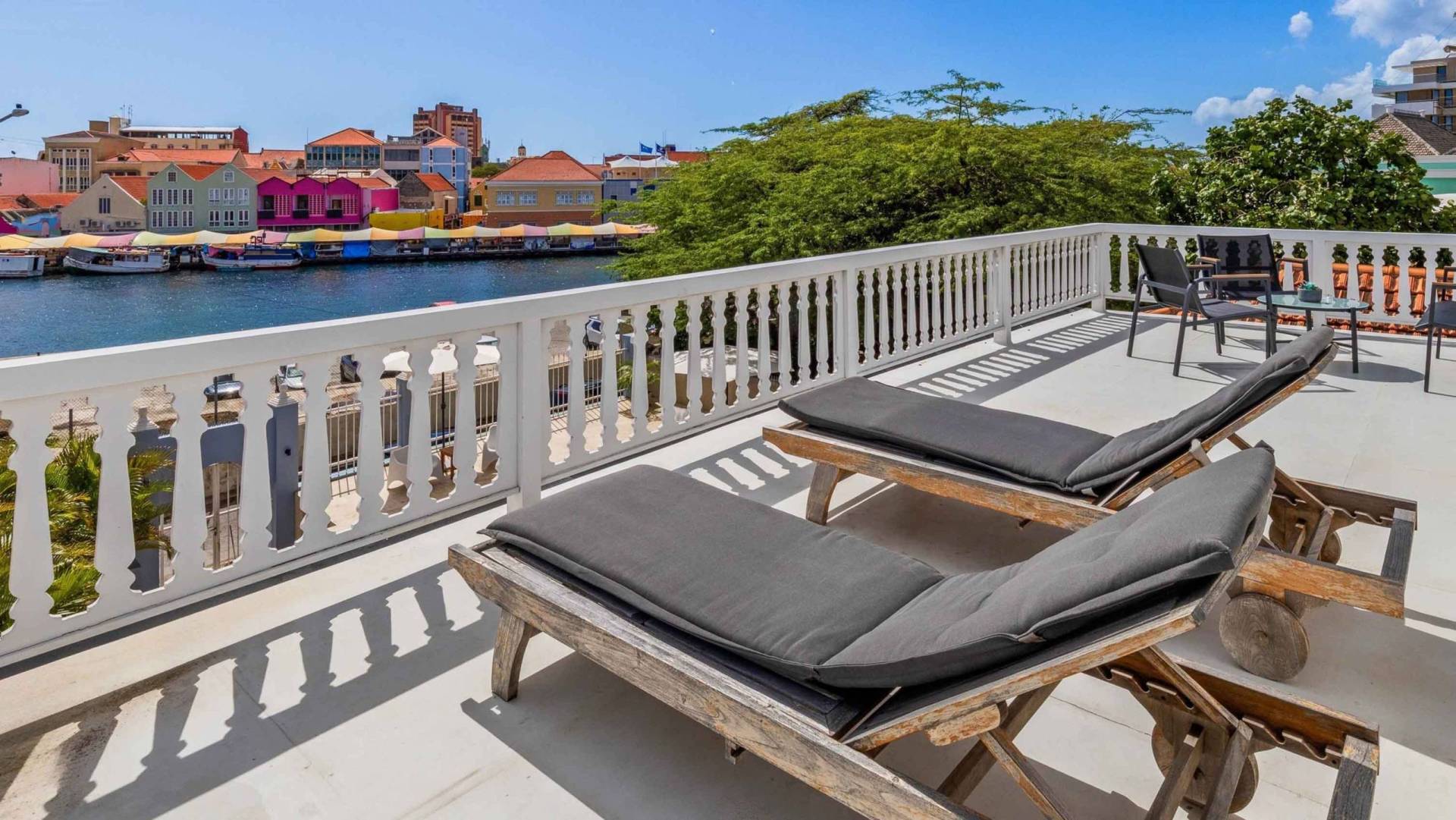 Pietermaai Boutique Hotel - Duplex Suite - Living Room